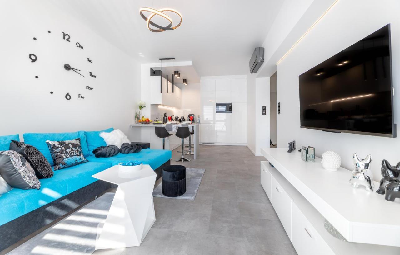 Leo Apartament Delux Ustrzyki Dolne Extérieur photo