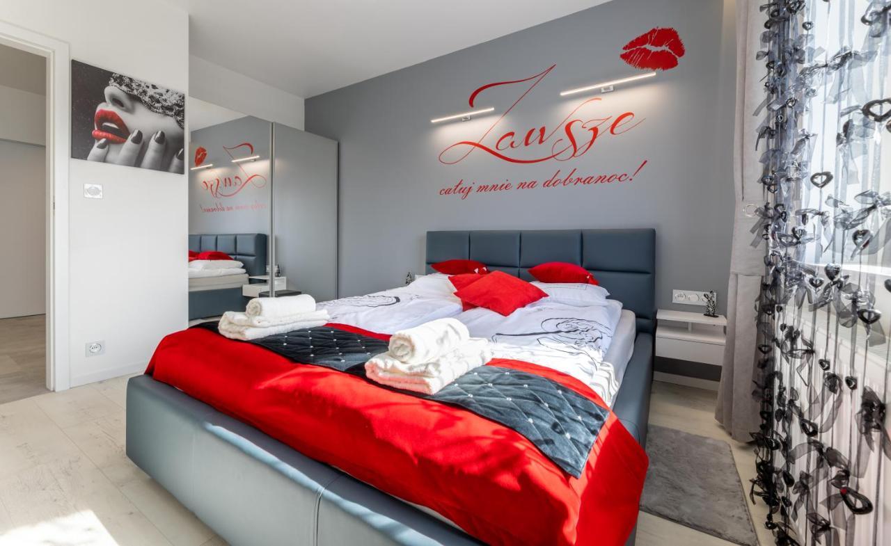 Leo Apartament Delux Ustrzyki Dolne Extérieur photo